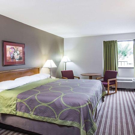Hotel Super 8 By Wyndham Oxford Exteriér fotografie